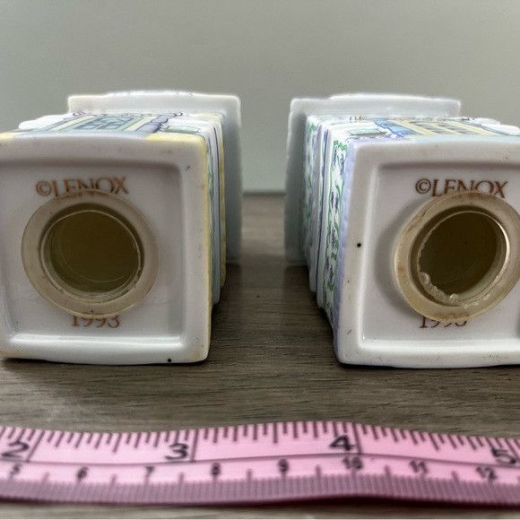 Vintage Lenox Spice Village Cheese and Garlic Shakers 1993 - Picture 8 of 9